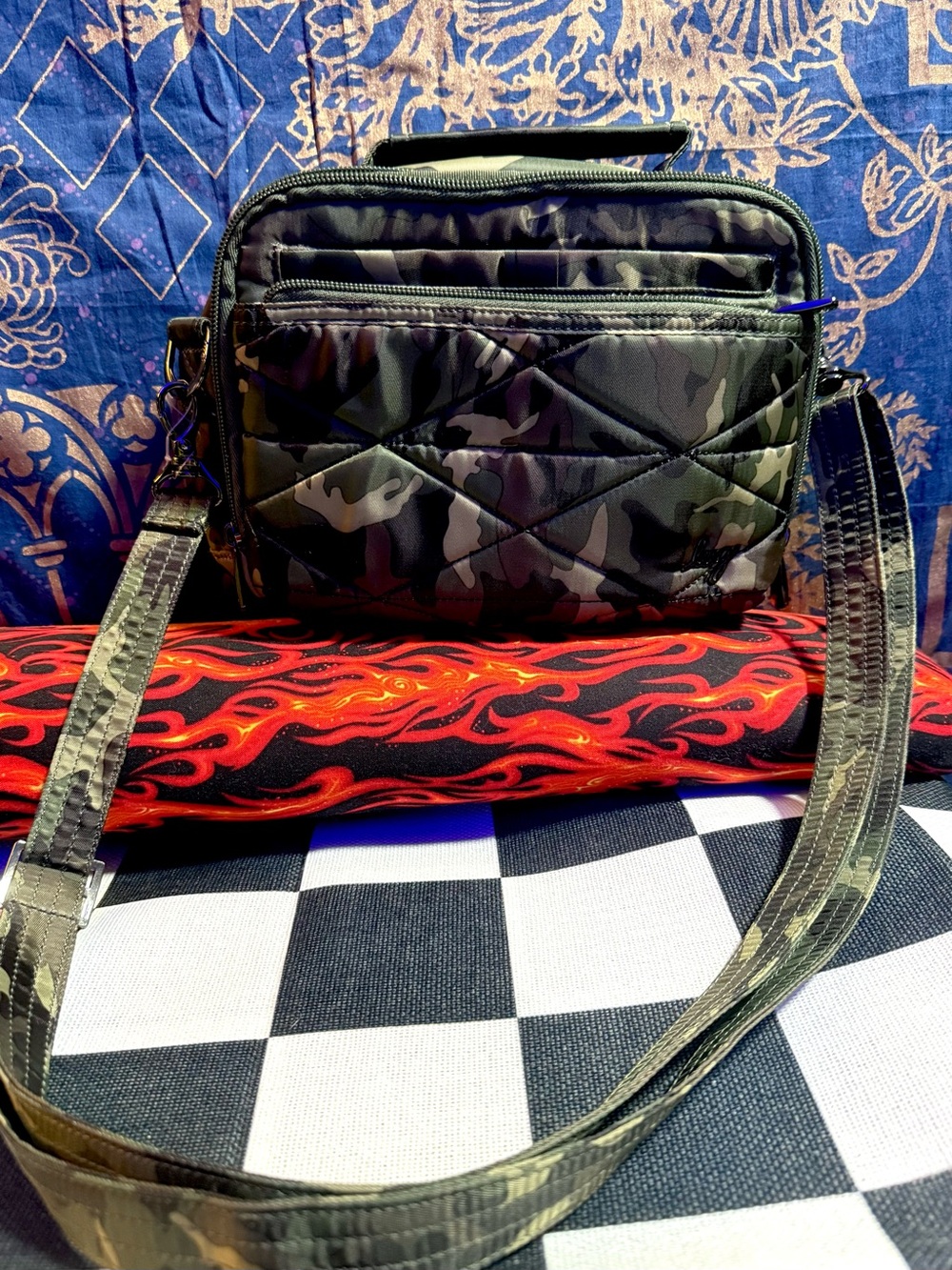 Lug Roundabout XL Camo Crossbody Shoulder Bag Purse Adjustable Strap Pockets